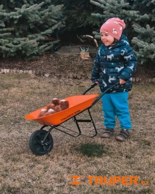 Spravte svojim deťom radosť a oni sa Vám odvďačia pomocou v zahrade 😜 . . . . . . ....